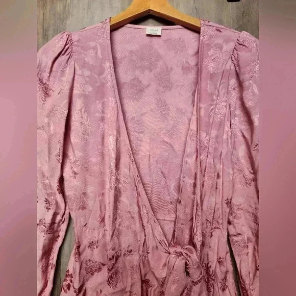 Aritzia Wilfred Callie Mini Wrap Satin Pink Floral Dress Size XS Women's - Picture 6 of 13